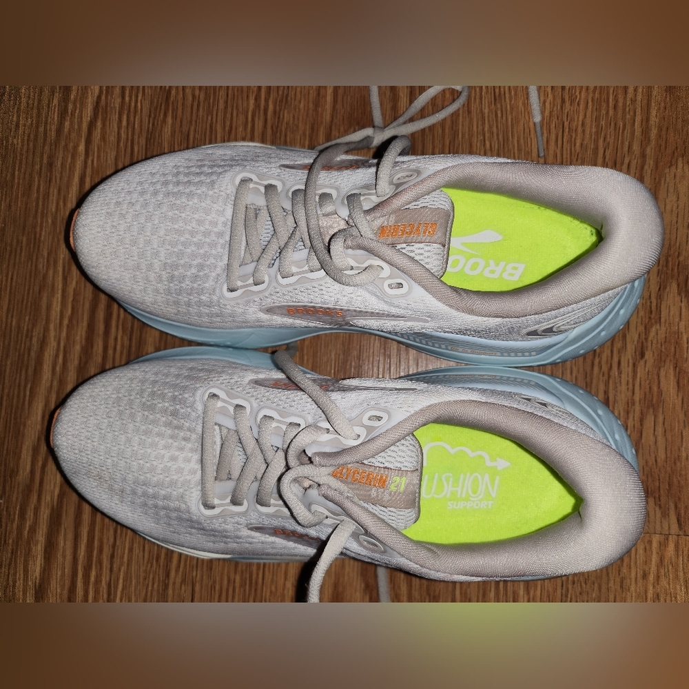 Brooks Glycerin 21 Color: Coconut/Aqua/Autumn Sunset